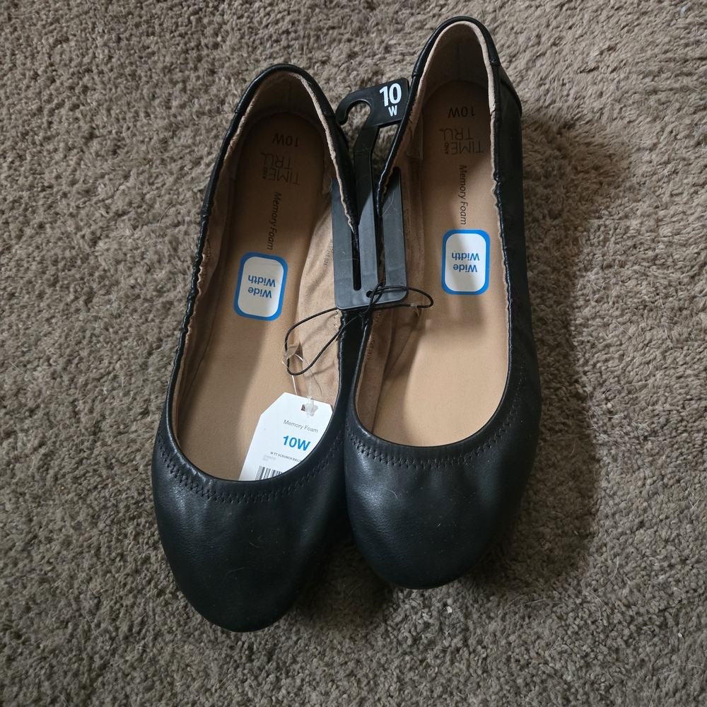 Time and Tru Black Wide-Width Memory Foam Ballet Flats
